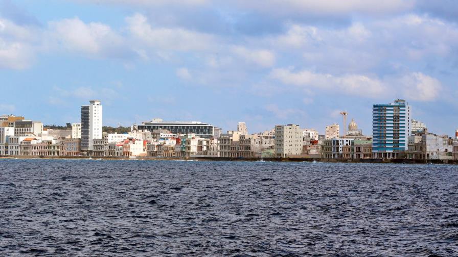 Levantan alerta de tsunami en el Caribe tras sismo de 7.7