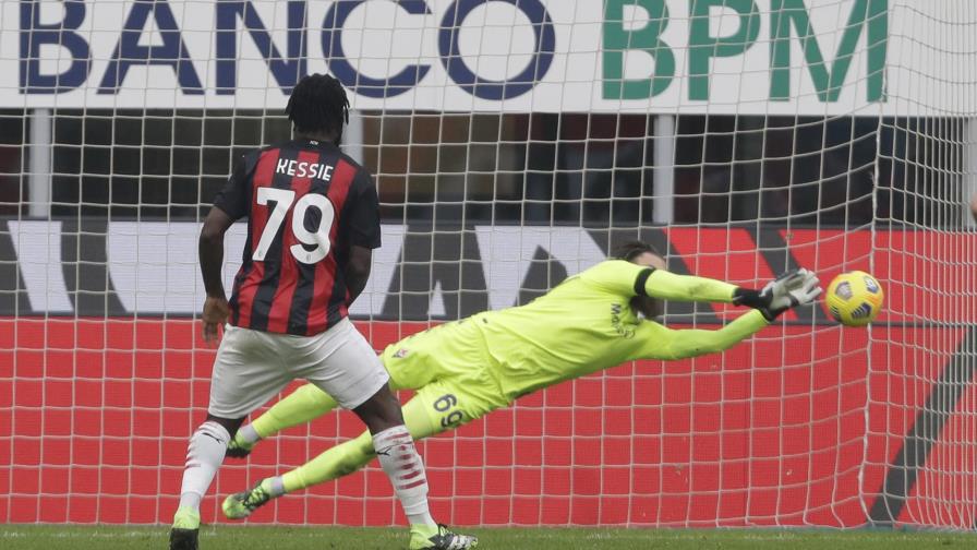 Sin Pioli y Zlatan, Milan vence 2-0 a la Fiorentina