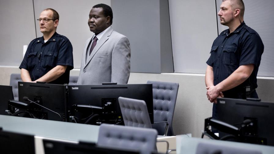 La FIFA suspende a dirigente acusado de crímenes de guerra La FIFA suspende a dirigente acusado de crímenes de guerra