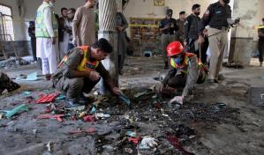 Pakistán: 8 muertos y 136 heridos en el ataque a una escuela