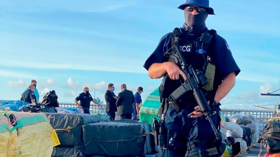 Apresan dos dominicanos y un colombiano en altamar con 225 kilos de cocaína