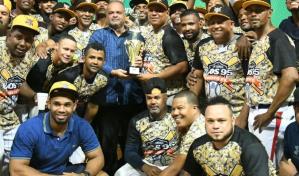 95 Norte Cristo-Fe se corona en el torneo Rub&eacute;n Pimentel de ligas softbol