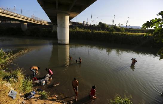 Migrantes devueltos por EEUU, el nuevo botín de los cárteles