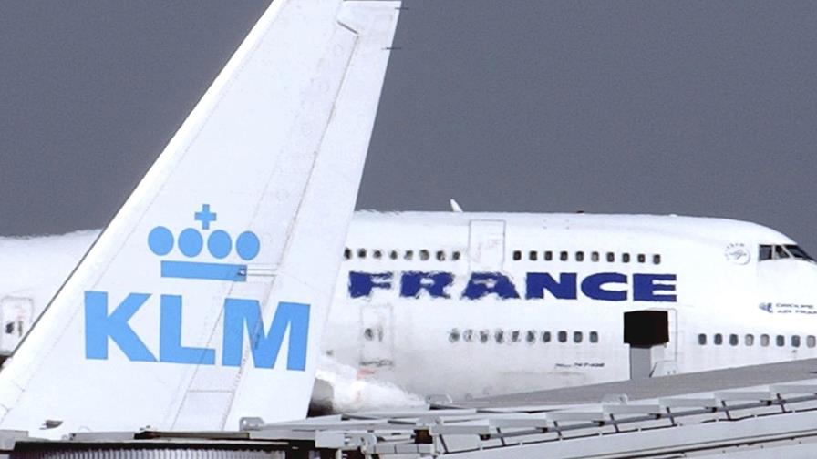 Pilotos de KLM aceptan recortes salariales
