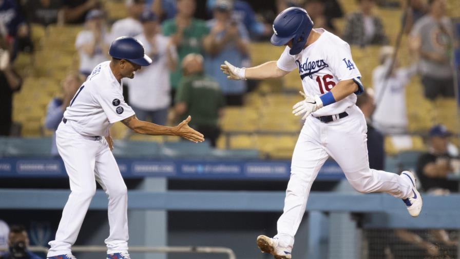 Smith, Taylor jonronean en triunfo de Dodgers sobre Filis
