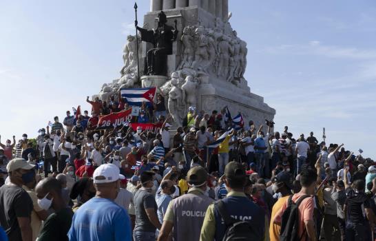 Cuba amanece con control policial y sin internet móvil