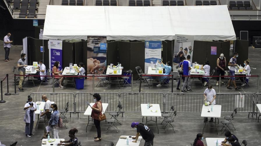 París reabre sus clubes nocturnos tras cierre de 16 meses