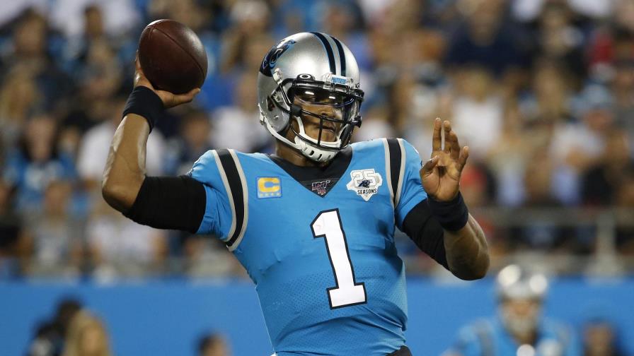 Superman II: Cam Newton regresa a la NFL y a los Panthers