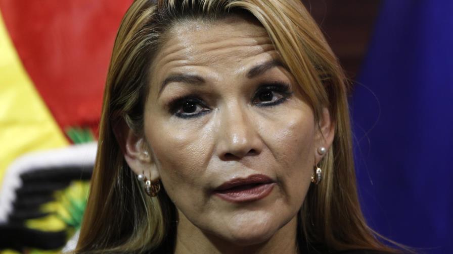 Ella es Jeanine Áñez, autoproclamada presidenta de Bolivia Ella es Jeanine Áñez, autoproclamada presidenta de Bolivia