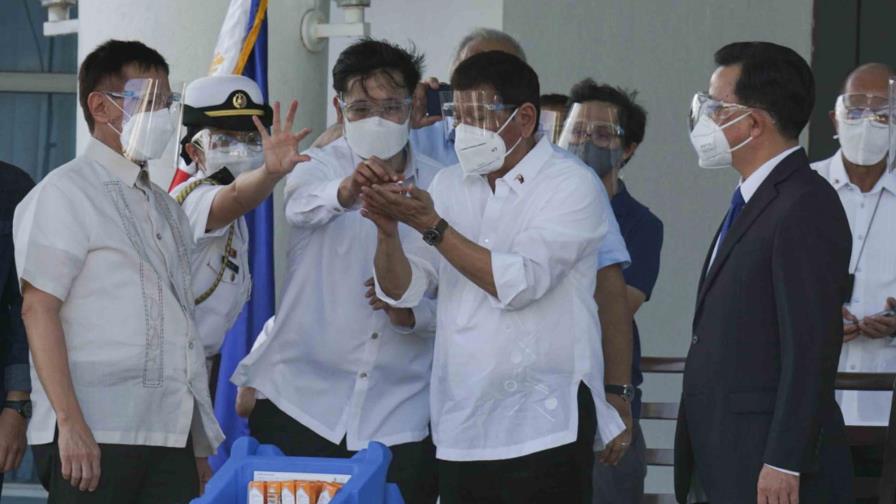 Filipinas recibe 600.000 dosis de vacunas donadas por China