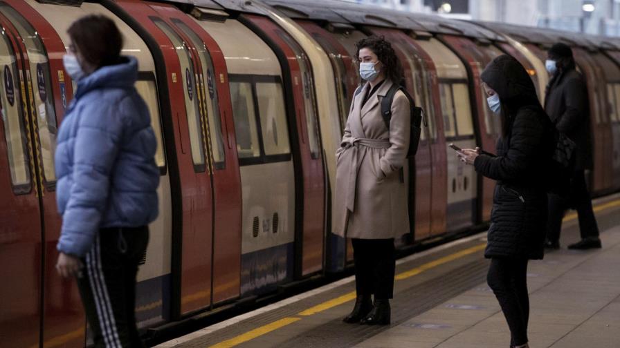 Detectan en Gran Bretaña la variante brasileña del virus