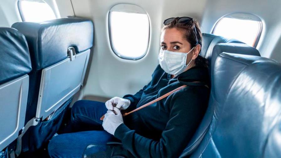Viajar en avión no crea riesgo de trombos a los vacunados contra el COVID-19 