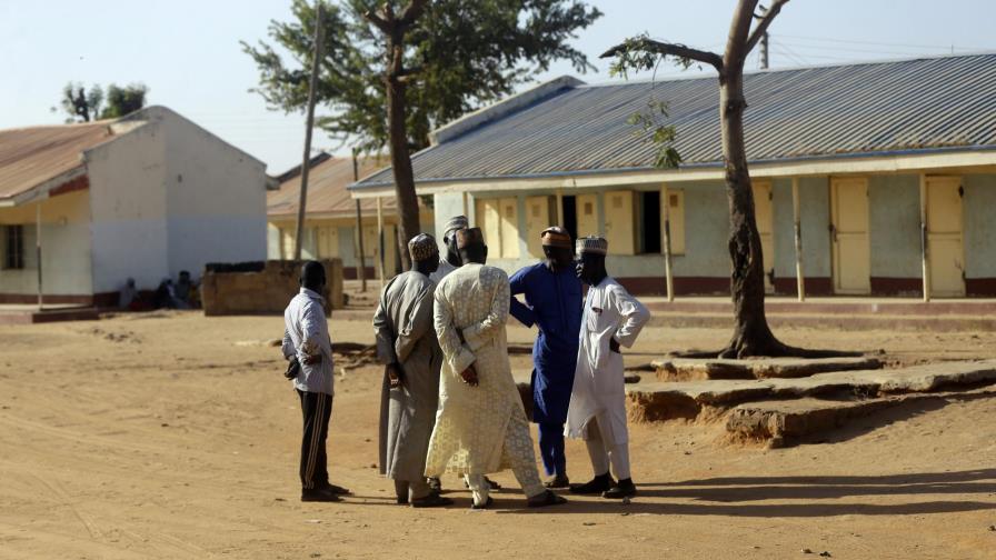 Nigeria: angustia de padres de 330 estudiantes secuestrados Nigeria: angustia de padres de 330 estudiantes secuestrados