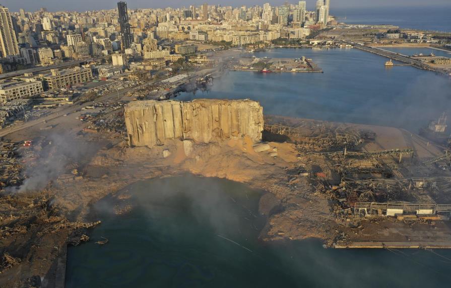 Remueven a investigador de la explosión del puerto en el Líbano