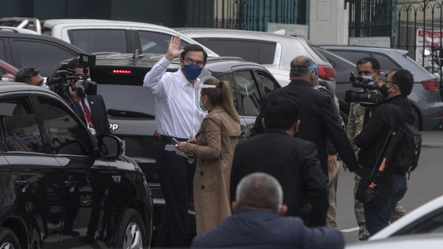 Presidente peruano pide adelantar sesión que busca destituirlo