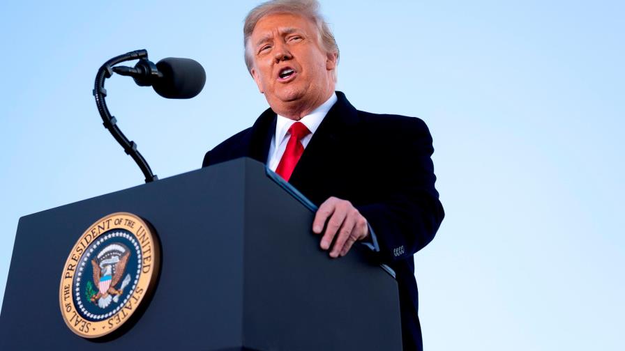 Presentan acusación contra Trump ante el Senado para iniciar juicio político