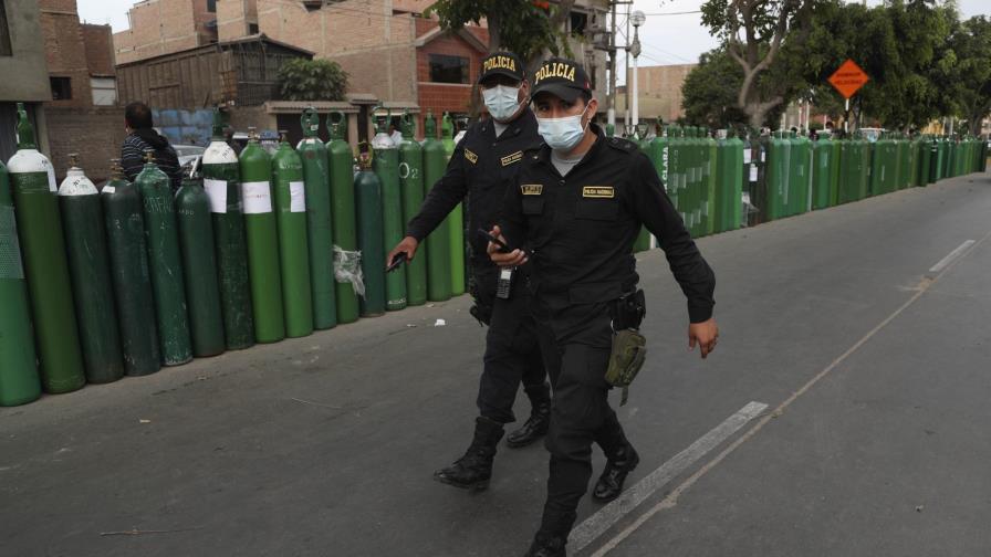 Lima y 7 regiones en Perú vuelven a cuarentena por el virus Lima y 7 regiones en Perú vuelven a cuarentena por el virus