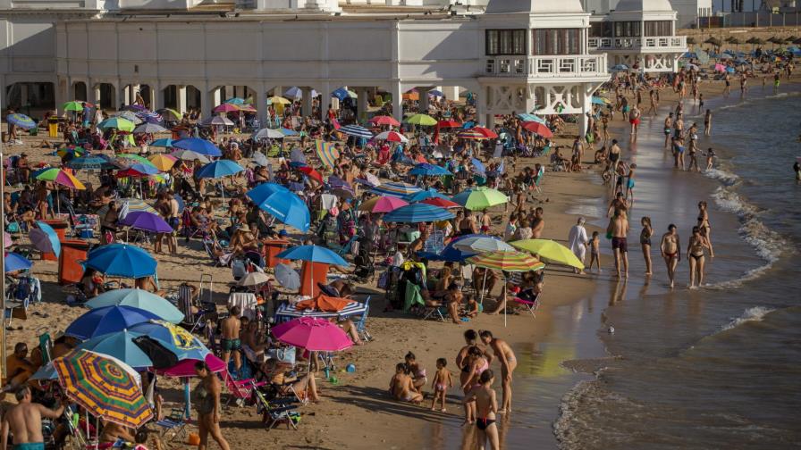 Suben contagios en Francia; piden a británicos evitar España