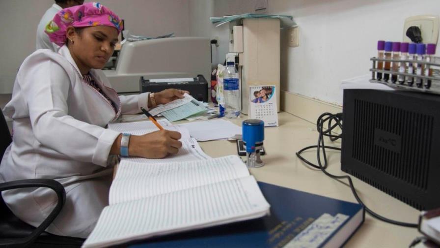 Servicio Nacional de Salud nivelará salario base de bioanalistas Servicio Nacional de Salud nivelará salario base de bioanalistas