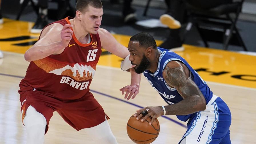Triple-doble de LeBron impulsa a Lakers frente a Nuggets