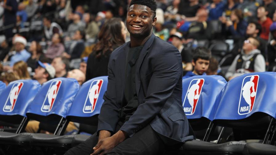 Zion Williamson regresa a entrenar con los Pelicans después de operación 