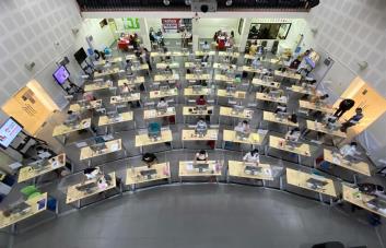 Crean un call center de profesores para la enseñanza a distancia en Filipinas