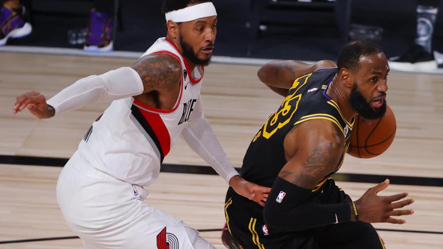 James y Lakers dan homenaje a Bryant con exhibición y triunfo