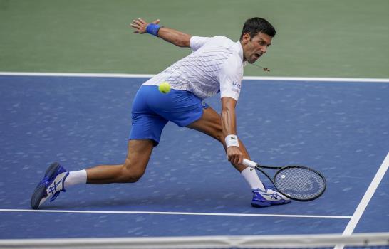 Djokovic descalificado del US Open por pelotazo a jueza Djokovic descalificado del US Open por pelotazo a jueza