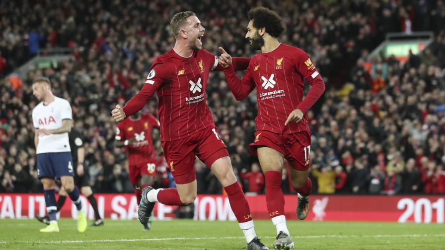 Liverpool vence a Tottenham 2-1, se afianza en la cima