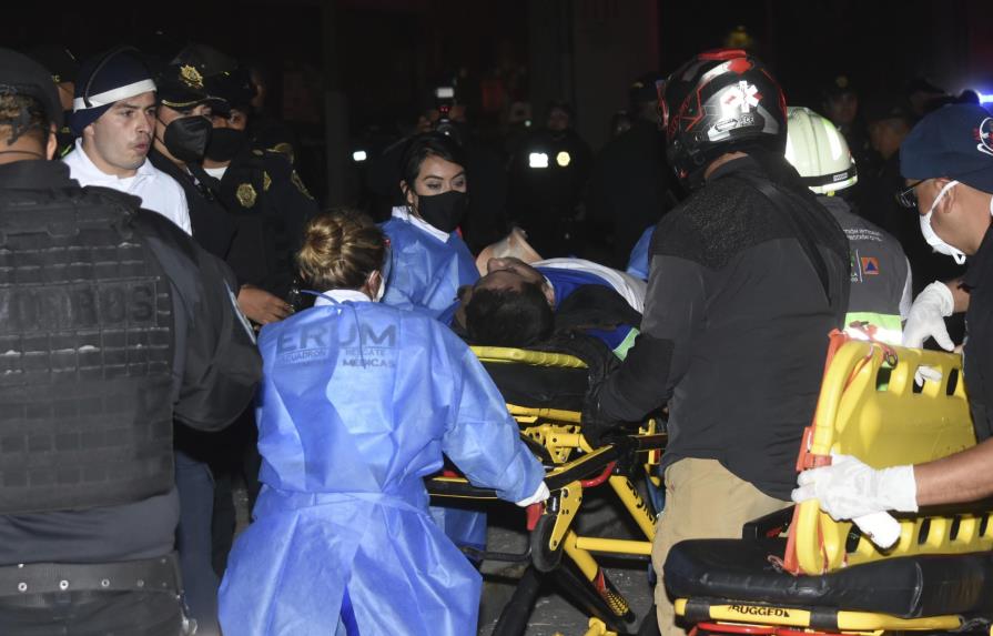 Metro cae en Ciudad de México: 15 muertos y 70 heridos