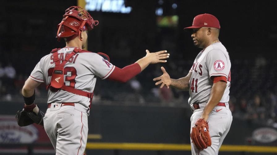 Stassi y Sandoval ayudan a que Angelinos conquisten triunfo Stassi y Sandoval ayudan a que Angelinos conquisten triunfo