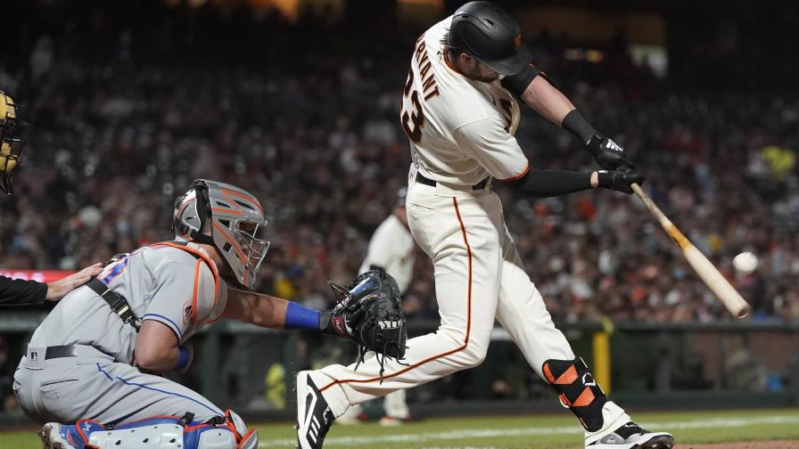 Bryant pega 2 jonrones, Gigantes ganan a unos cansados Mets