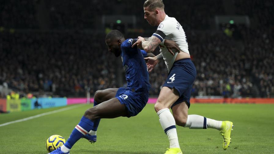 Liga Premier no siguió procedimiento de FIFA contra racismo