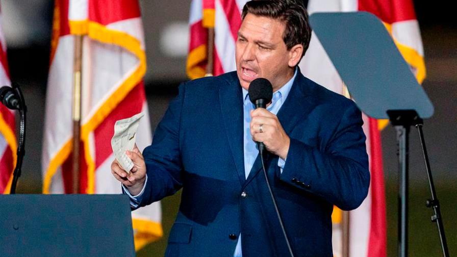 Congresista pide indagar favoritismo de vacunas del gobernador de Florida