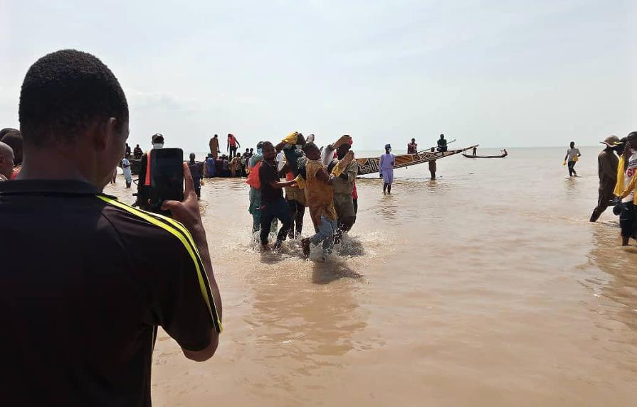 60 muertos en naufragio en Nigeria; 83 siguen desaparecidos