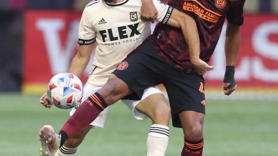 LAFC presta al uruguayo Rossi; jugará en Fenerbahçe