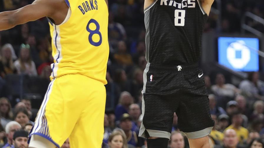 Con 25 puntos de Bogdanovic, Kings arrollan a Warriors