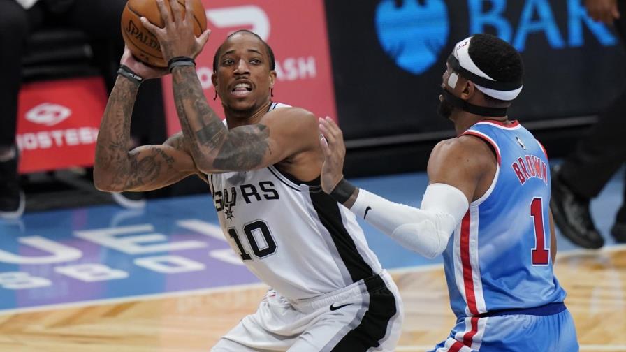 DeRozan acepta convenio por 85 millones con Bulls