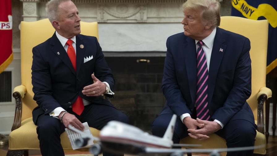 Trump anuncia cambio de demócrata Van Drew a republicano