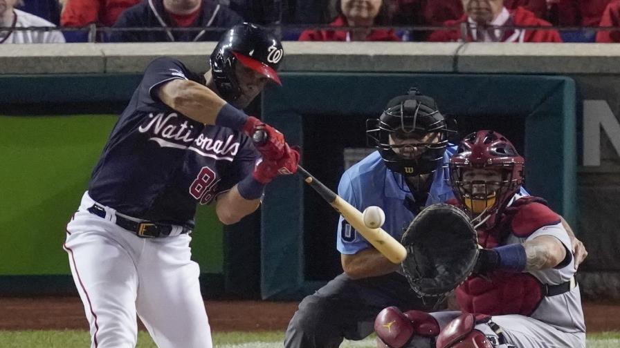 Gerado Parra firma con equipo de béisbol en japón Gerado Parra firma con equipo de béisbol en japón