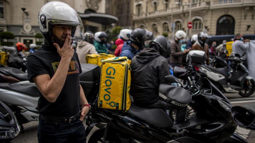 España aprueba ley pionera para empleados de apps de reparto