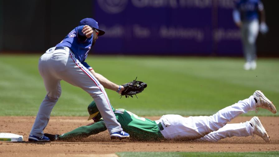 Atléticos ganan 6-3 a Rangers y barren 3-0 en la serie