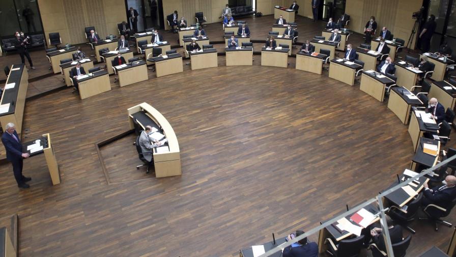 Aprueban plan de canciller alemana para frenar la pandemia