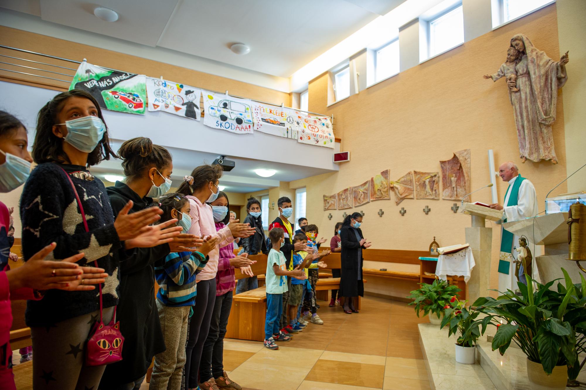 Papa Francisco visitará barrio gitano pobre en Eslovaquia Papa Francisco visitará barrio gitano pobre en Eslovaquia