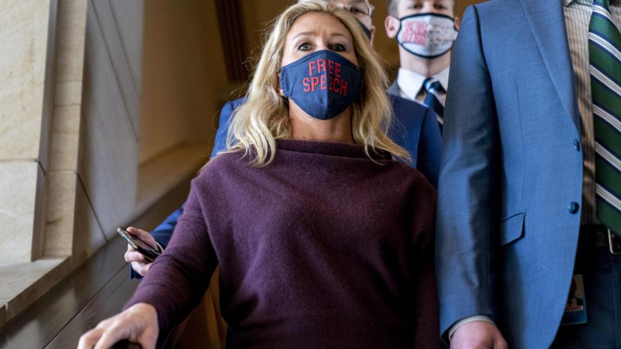 Greene lamenta “palabras del pasado”, no ofrece disculpas