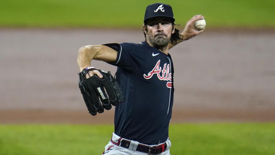 Mermados por lesiones, Dodgers firman por un año a Hamels