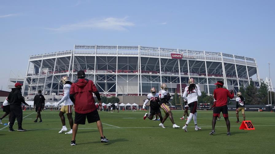 Los 49ers mandan a cuatro jugadores a la lista de coronavirus