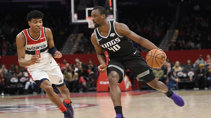 Barnes y Bogdanovic extienden buena racha de Kings Barnes y Bogdanovic extienden buena racha de Kings