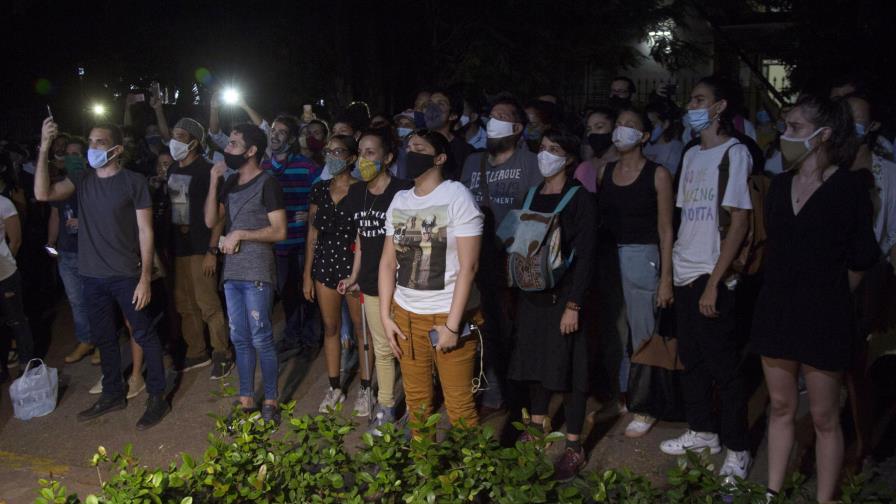 Más de 200 jóvenes artistas logran atención en protesta inédita en Cuba