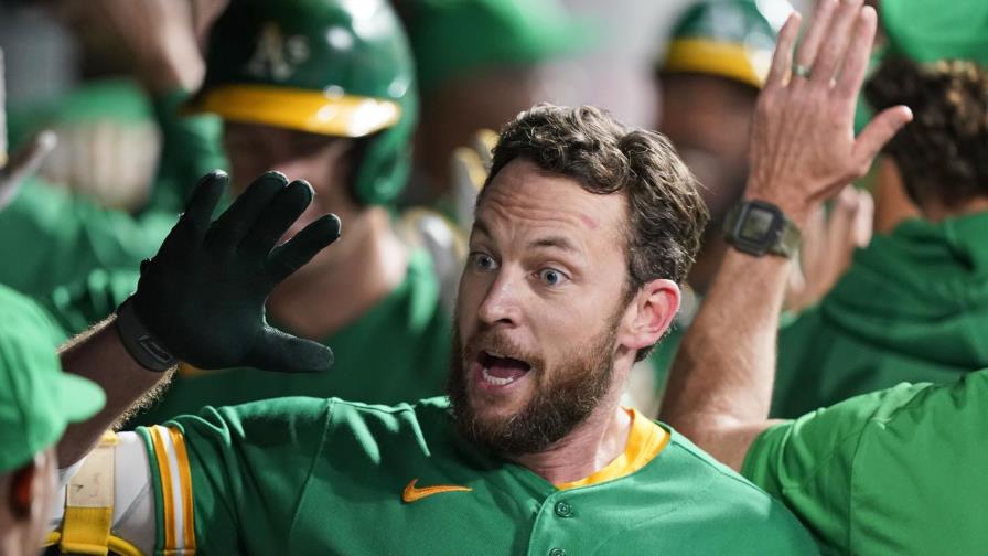 Lowrie batea jonrón en la 8va; Atléticos derrotan a Indios